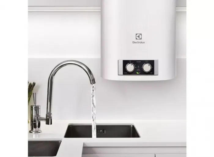 Бойлер ELECTROLUX EWH 100 Formax
