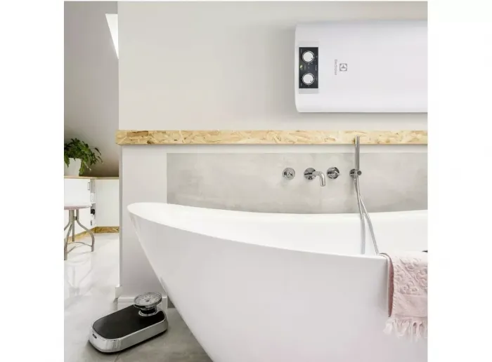 Бойлер ELECTROLUX EWH 80 Formax